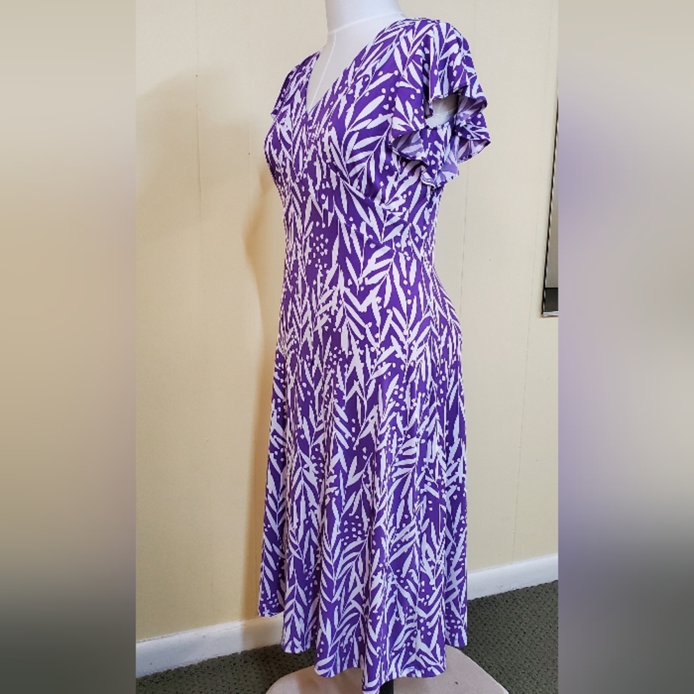 London Times lavender dress size 6